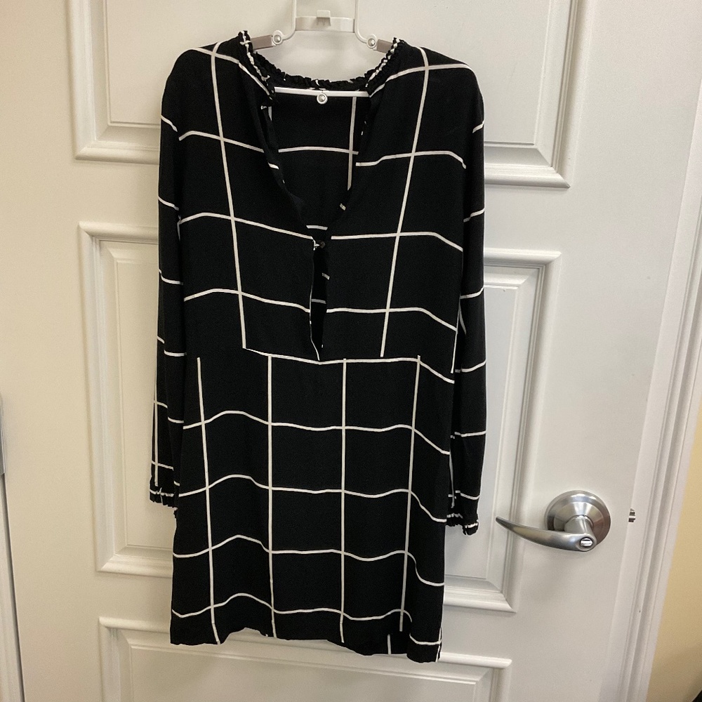 H&M Black Tunic Top Mini Shirt Dress CoverUp Sz 4 Black and White Ruffle Detail